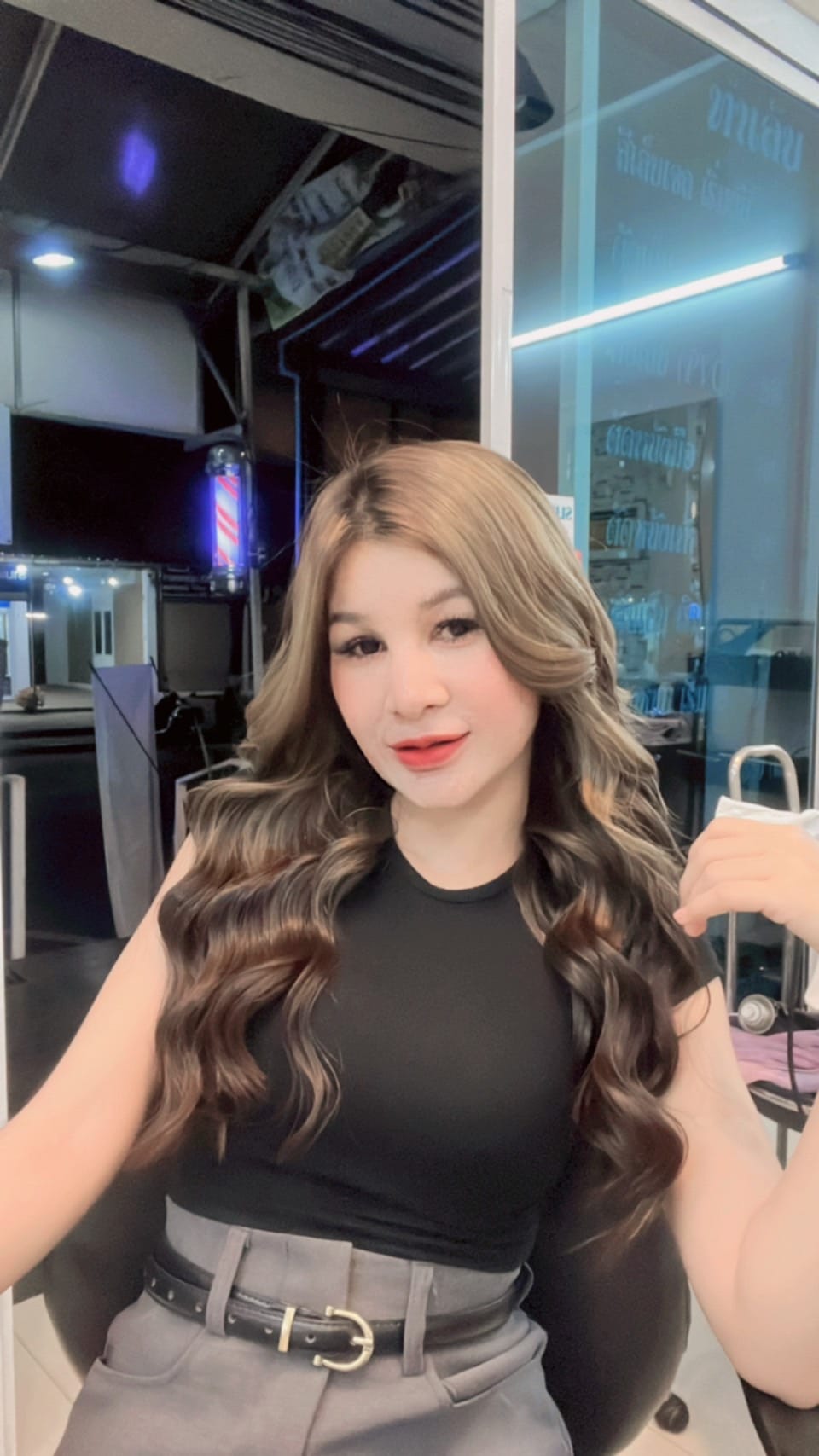 Professional beauty treatment Wawa Salon Thailand