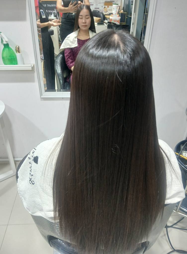 Beauty treatment at Wawa Salon Chiang Mai Thailand