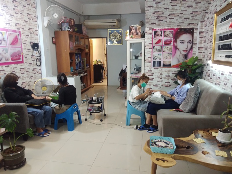 Wawa Hair Salon & Nails Spa in Mae Rim Plaza, Chiang Mai